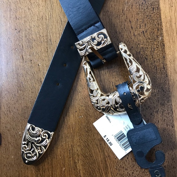 Woman’s Black Belt With Gold tone Buckle Small - Picture 3 of 9